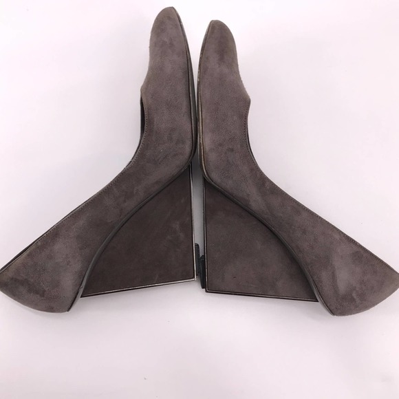 Halston Grey Suede Rectangular Wedge Pumps Sz 6 - Picture 6 of 12